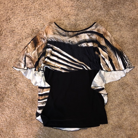 Frank Lyman Design Tops - Animal print top